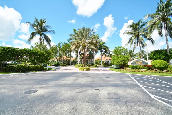 $325,000 | 7978 Laina Lane, Unit 3, Boynton Beach, FL 33437