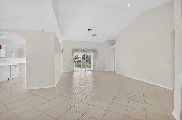 $325,000 | 7978 Laina Lane, Unit 3, Boynton Beach, FL 33437