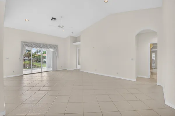 $325,000 | 7978 Laina Lane, Unit 3, Boynton Beach, FL 33437