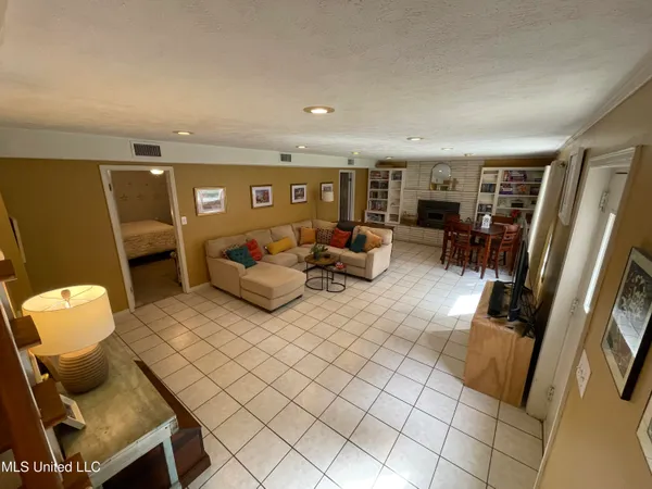 $259,900 | 205 Hazlewood Drive, Brookhaven, MS 39601