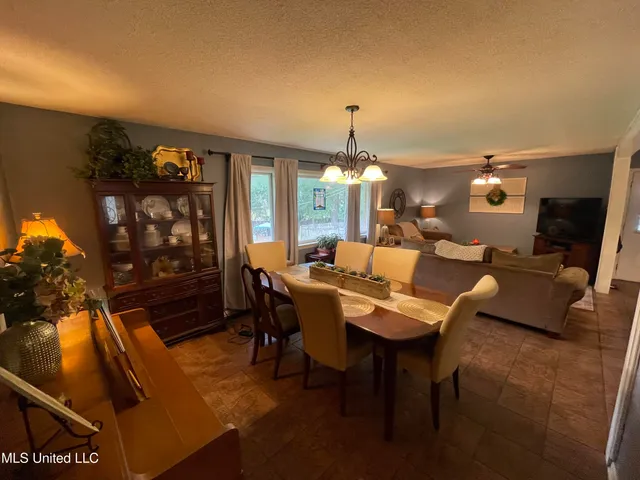 $274,900 | 205 Hazlewood Drive, Brookhaven, MS 39601