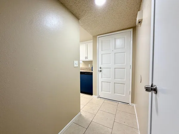 $190,000 | 1250 East Shaw Avenue, Unit 122, Fresno, CA 93710