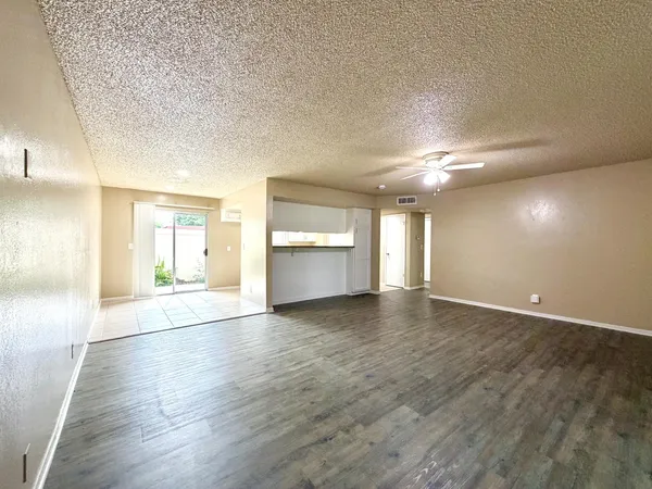 $190,000 | 1250 East Shaw Avenue, Unit 122, Fresno, CA 93710