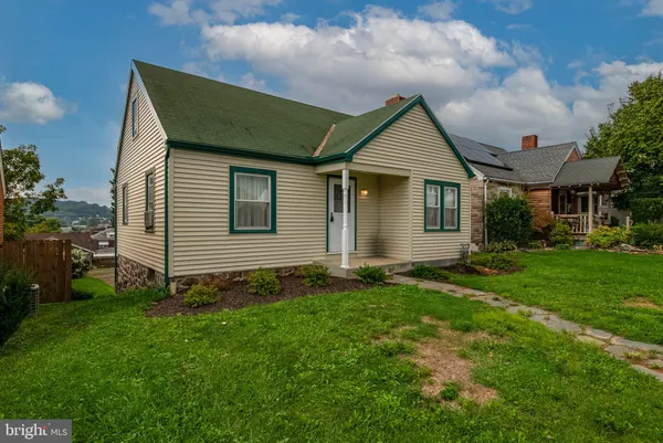 $255,000 | 1435 Fayette Avenue, Reading, PA 19607