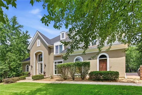 $899,950 | 4407 North Mulberry Drive, Kansas City, MO 64116