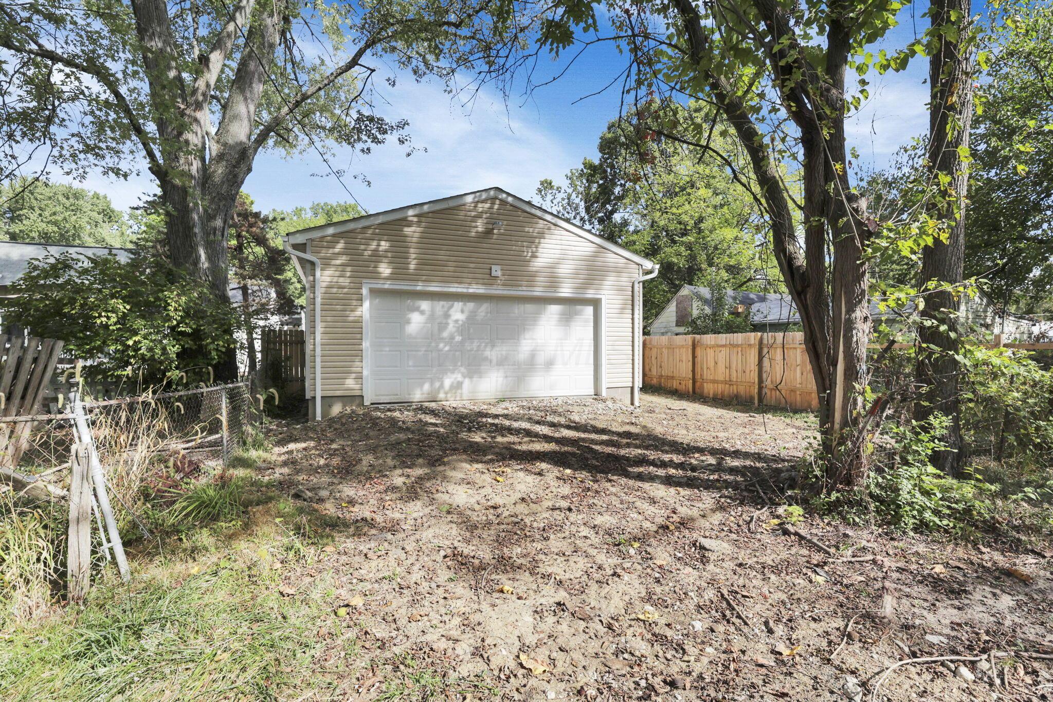 2625 Clybourne Road Columbus, OH 43231 - Photo 50 of 50 51-web-or-mls-011A8762