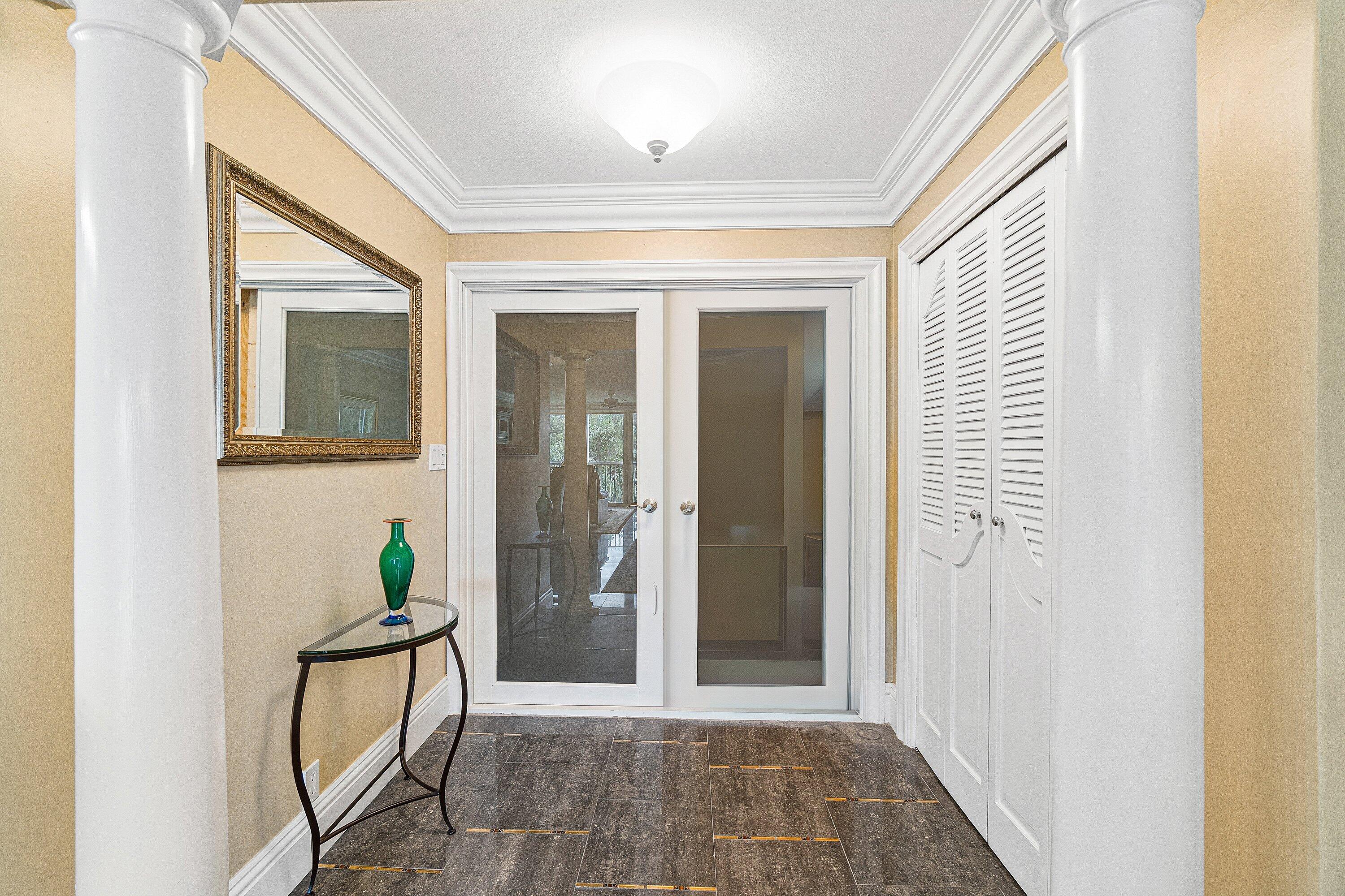 300 East Royal Palm Road, Unit 350 Boca Raton, FL 33432 - Photo 3 of 29 Foyer