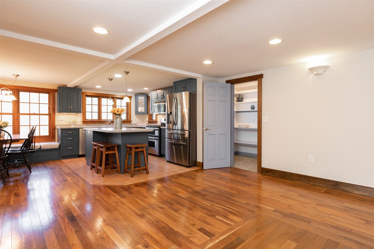 69 High Street Stratham, NH 03885 - Photo 11 of 36
