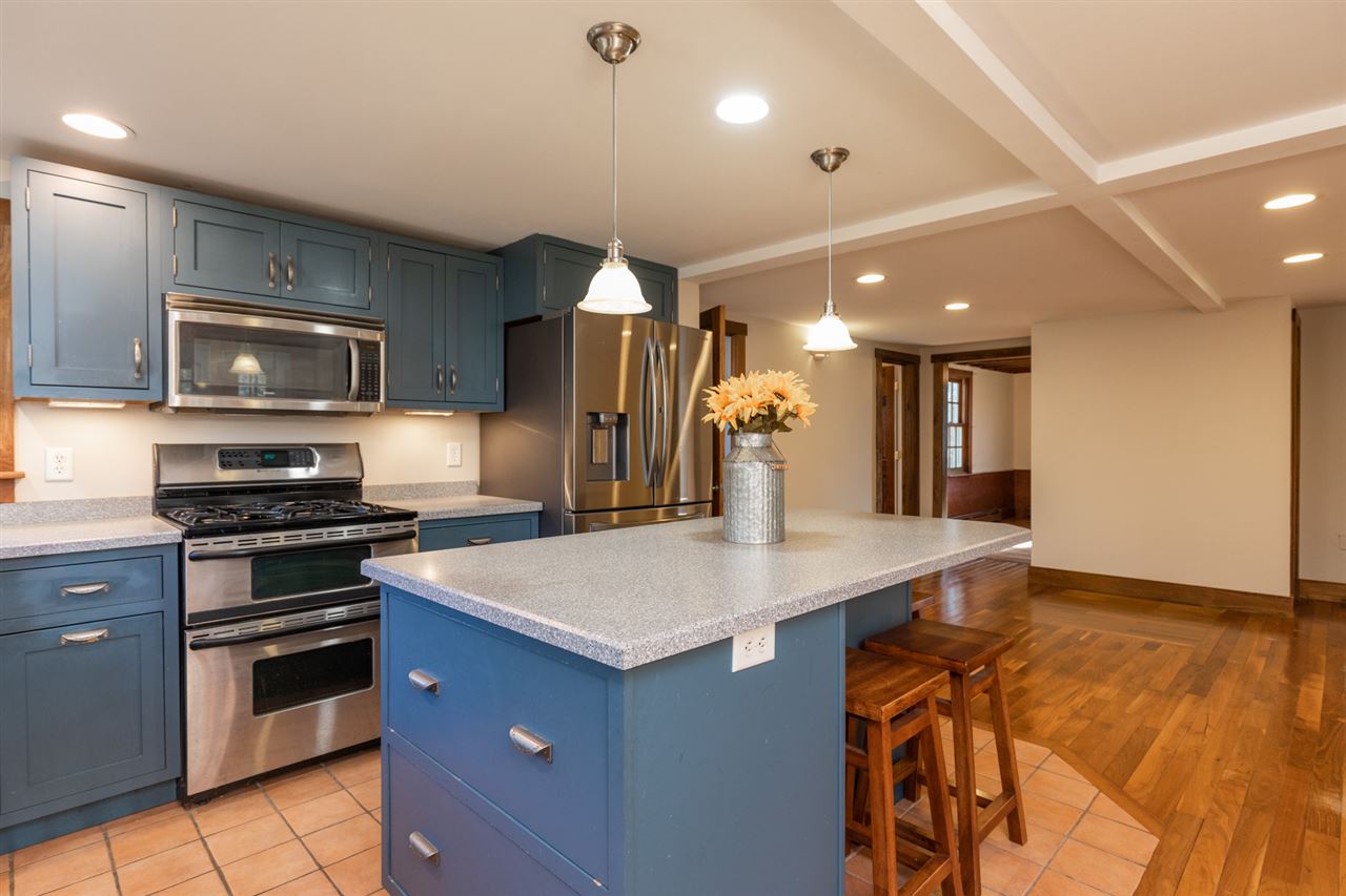 69 High Street Stratham, NH 03885 - Photo 7 of 36