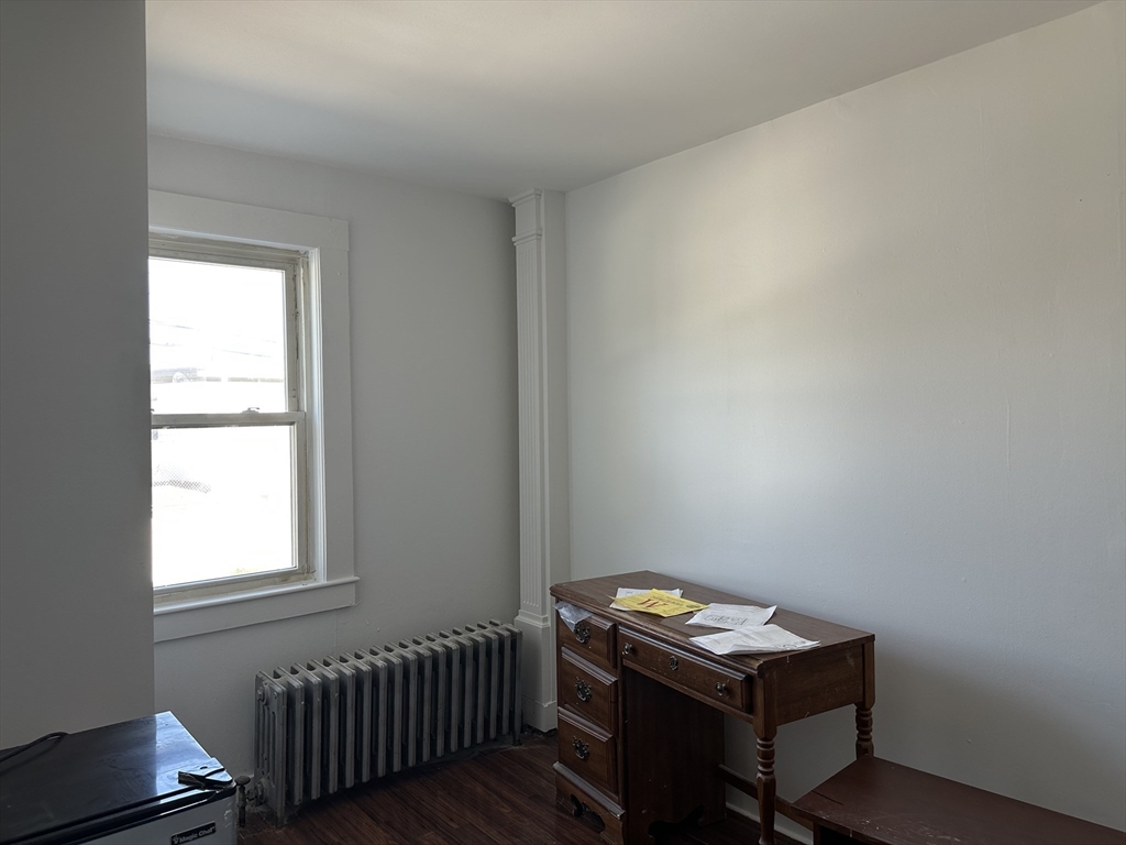 90 Massasoit Street, Unit 90 Waltham, MA 02453 - Photo 7 of 15 a room with a window