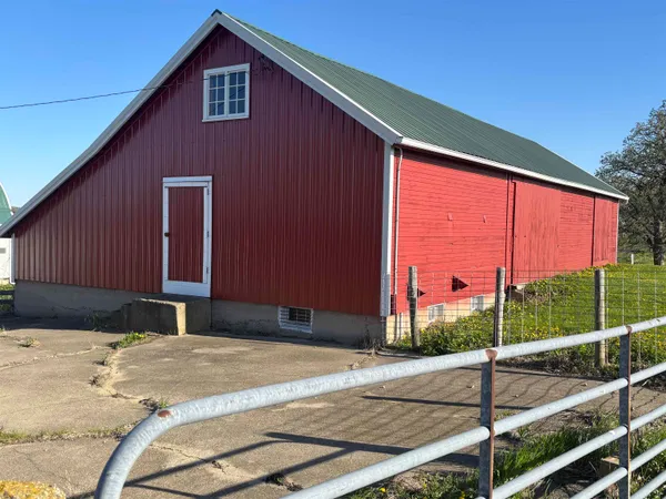 $485,000 | 1299 County Rd Pb, Belleville, WI 53508