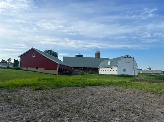 $485,000 | 1299 County Rd Pb, Belleville, WI 53508