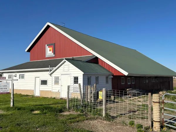 $485,000 | 1299 County Rd Pb, Belleville, WI 53508