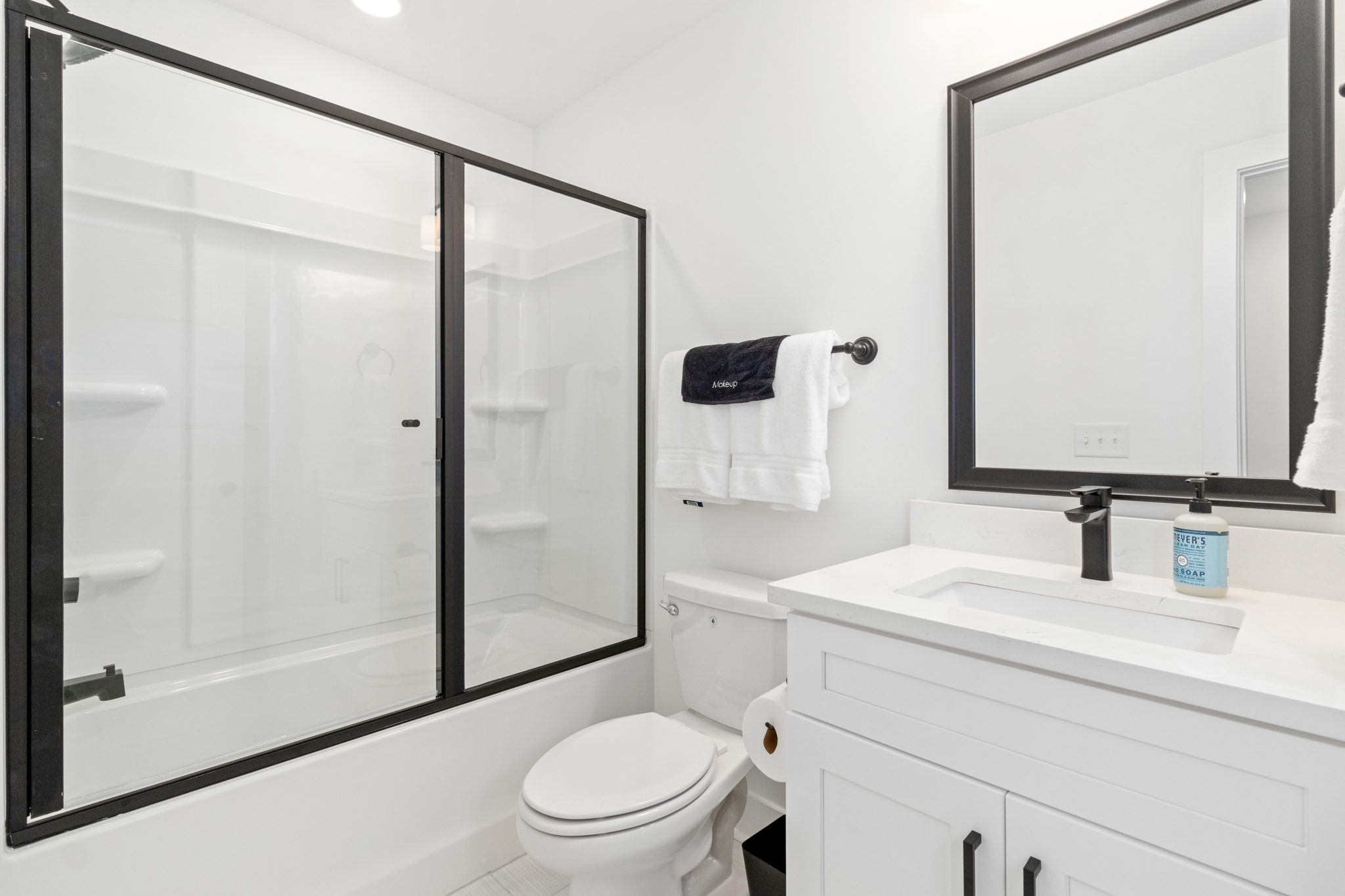 725 Hornbuckle Road, Unit E2 Clarksville, TN 37043 - Photo 25 of 31 a bathroom with a sink toilet and shower