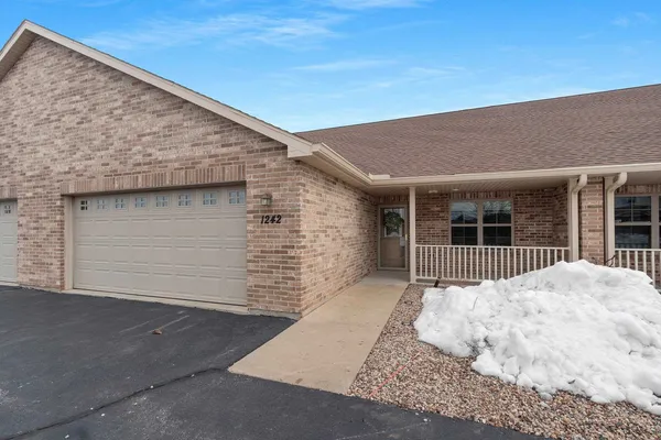 $419,900 | 1242 Pond View Circle, Unit 18, De Pere, WI 54115