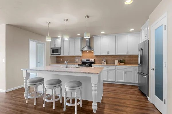 $419,900 | 1242 Pond View Circle, Unit 18, De Pere, WI 54115