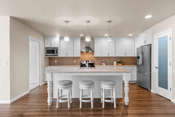 $419,900 | 1242 Pond View Circle, Unit 18, De Pere, WI 54115