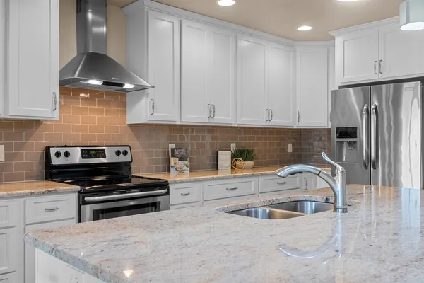 $419,900 | 1242 Pond View Circle, Unit 18, De Pere, WI 54115
