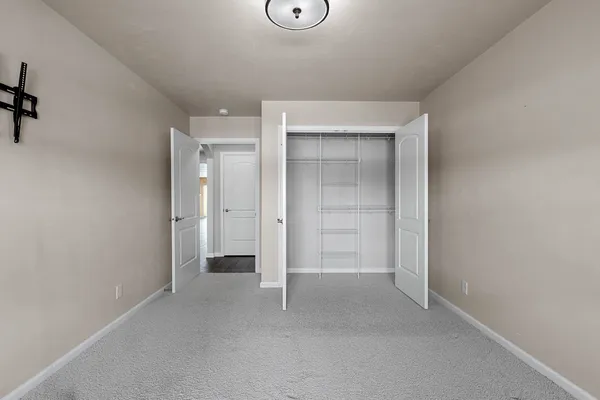 $419,900 | 1242 Pond View Circle, Unit 18, De Pere, WI 54115