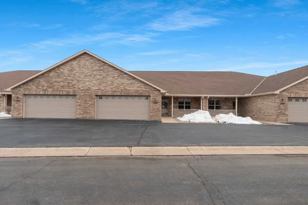 $419,900 | 1242 Pond View Circle, Unit 18, De Pere, WI 54115