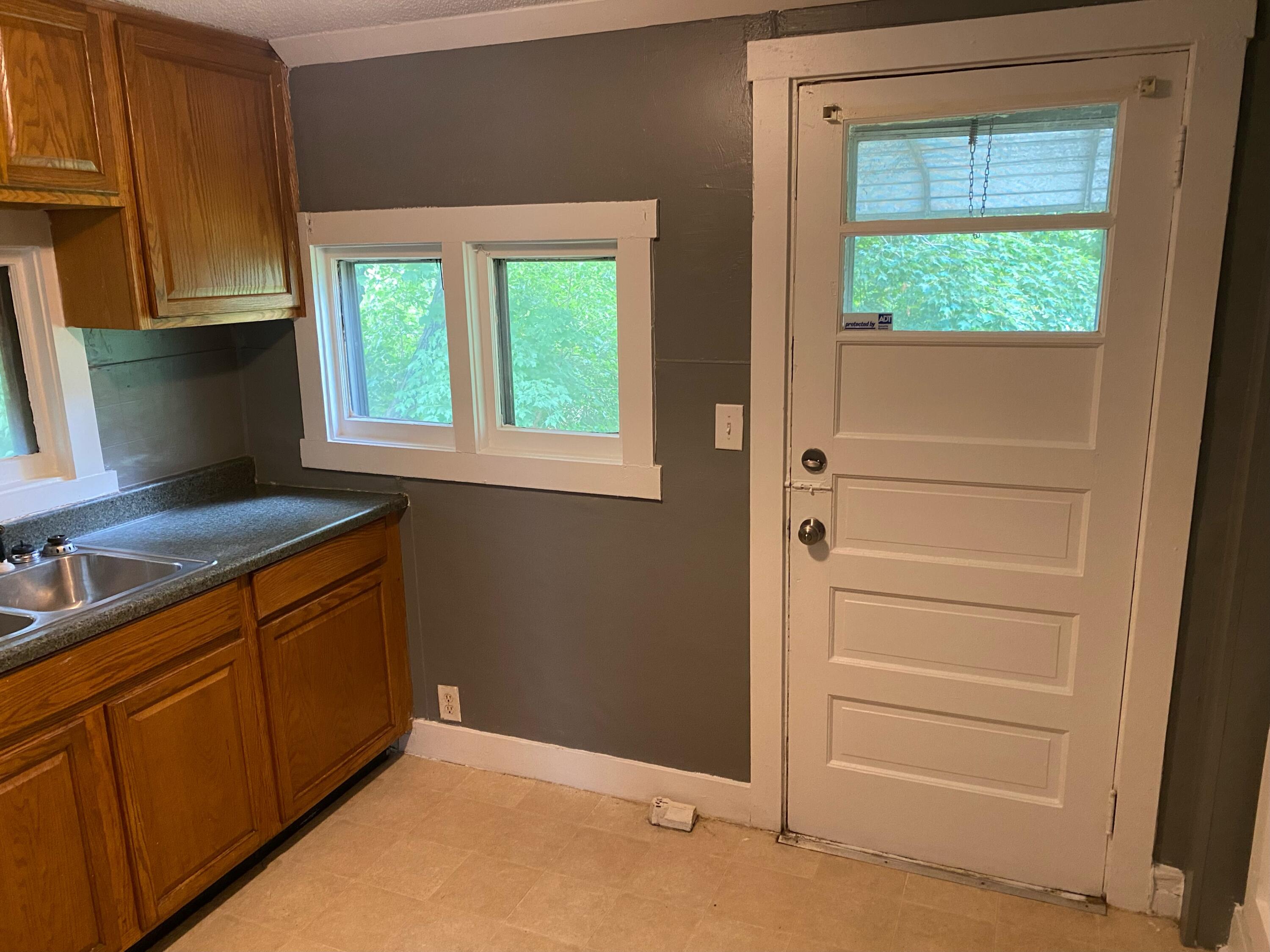 1702 Summit Street Springfield, OH 45503 - Photo 8 of 18