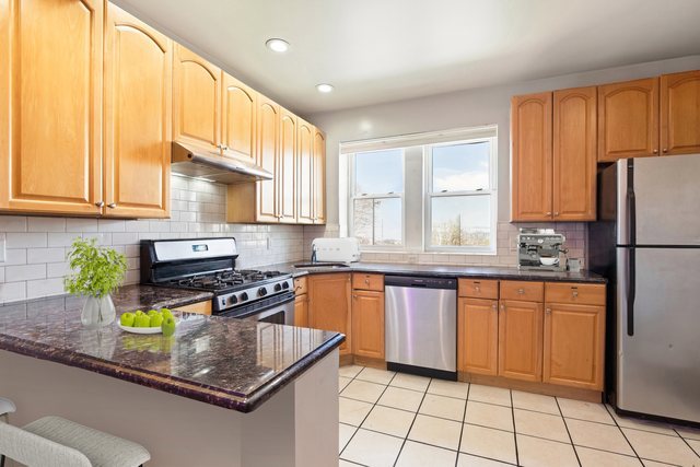 4006 West Nelson Street, Unit 6B Chicago, IL 60641 - Photo 4 of 10