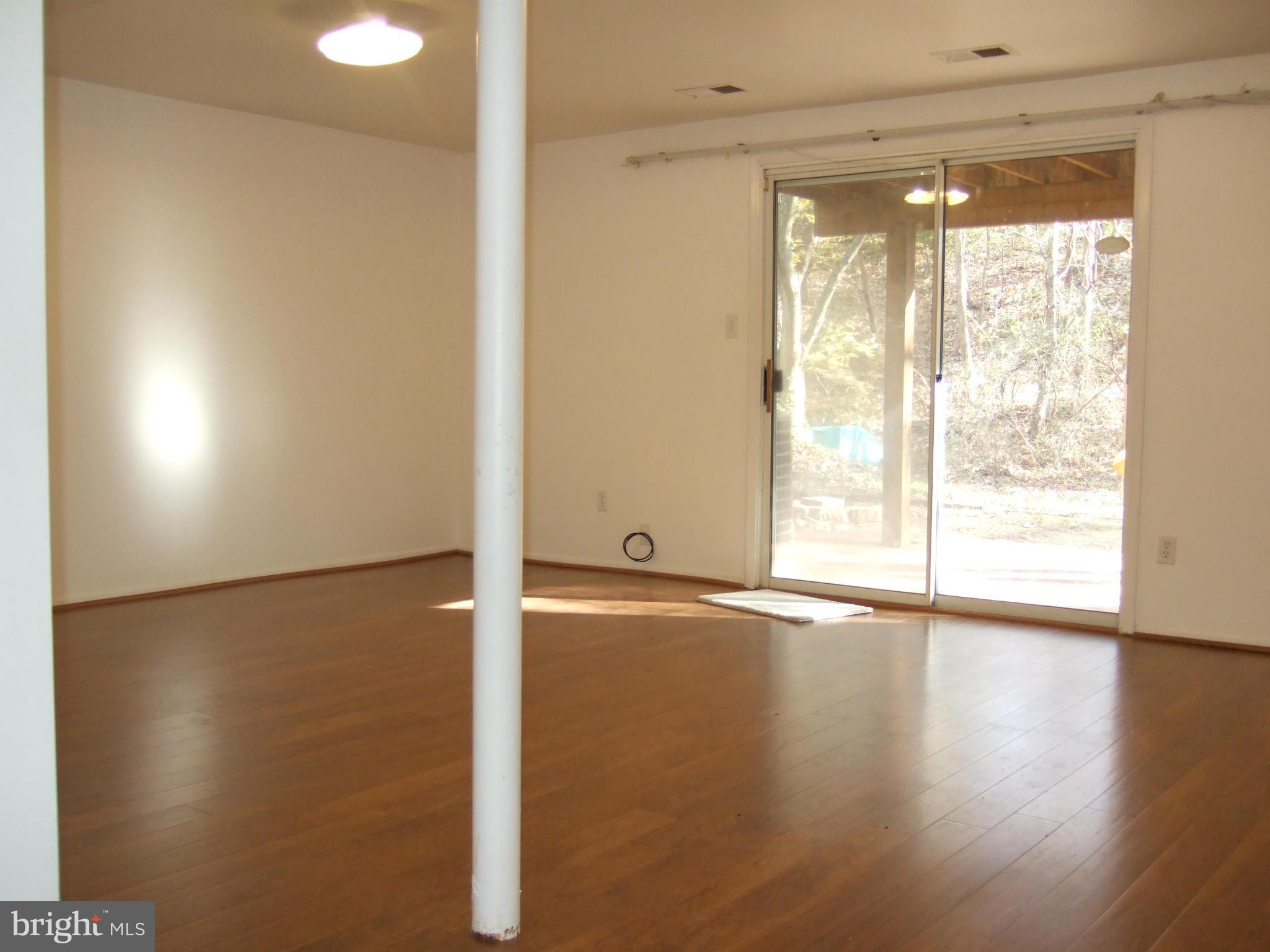 2623 Ebony Road Baltimore, MD 21234 - Photo 11 of 14 Family Room