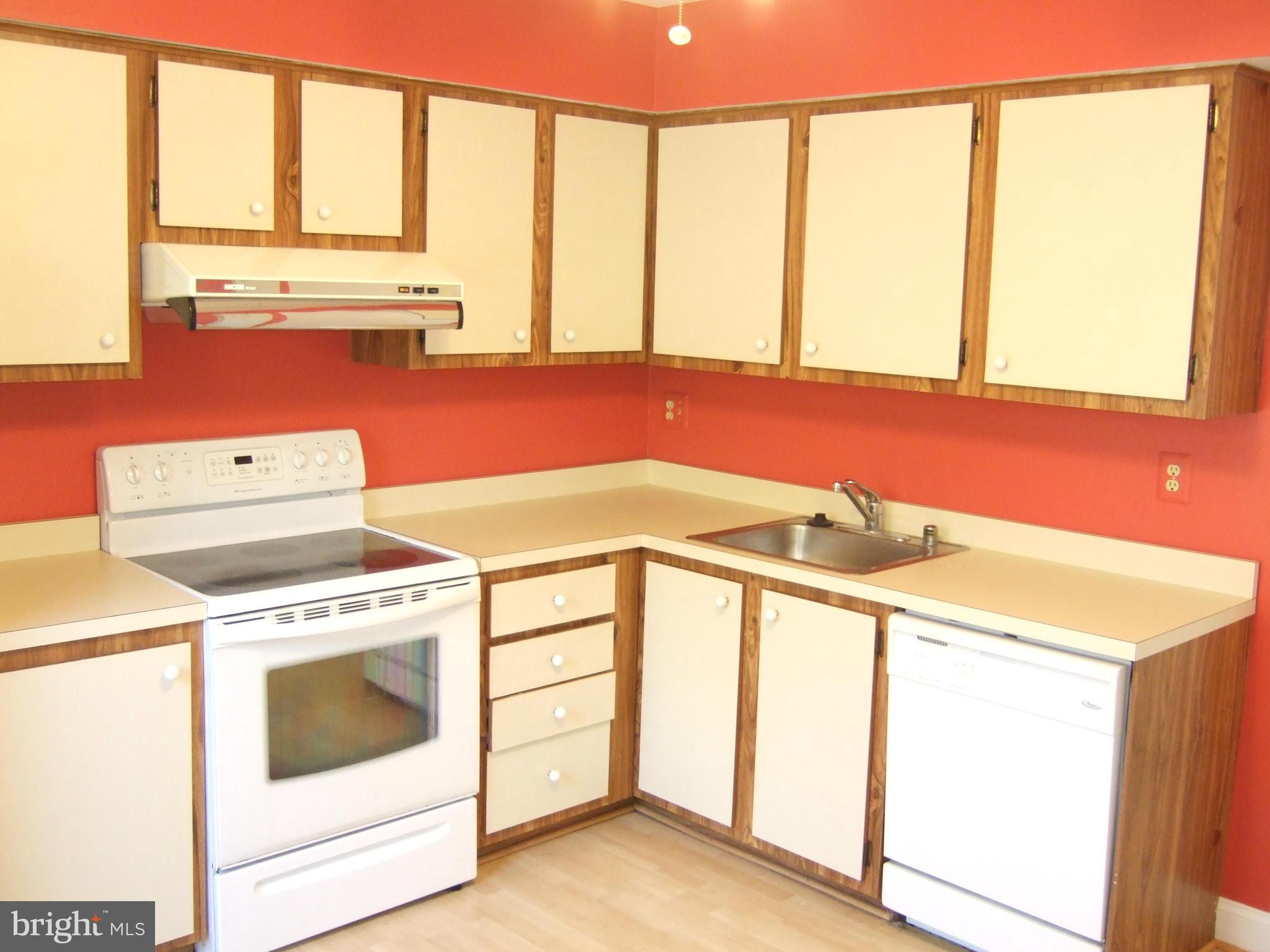 2623 Ebony Road Baltimore, MD 21234 - Photo 4 of 14 Kitchen