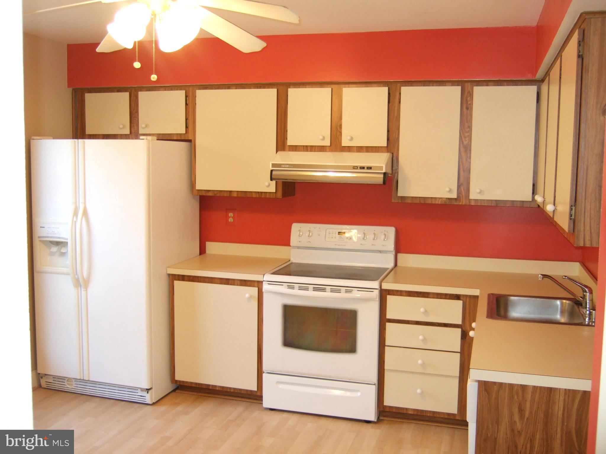 2623 Ebony Road Baltimore, MD 21234 - Photo 5 of 14 Kitchen