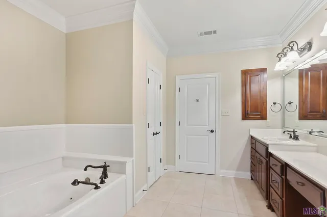 $575,000 | 40010 Farm Road, Gonzales, LA 70737