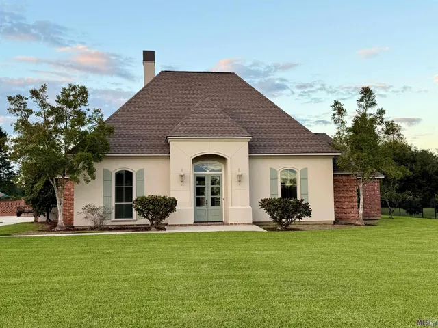 $575,000 | 40010 Farm Road, Gonzales, LA 70737