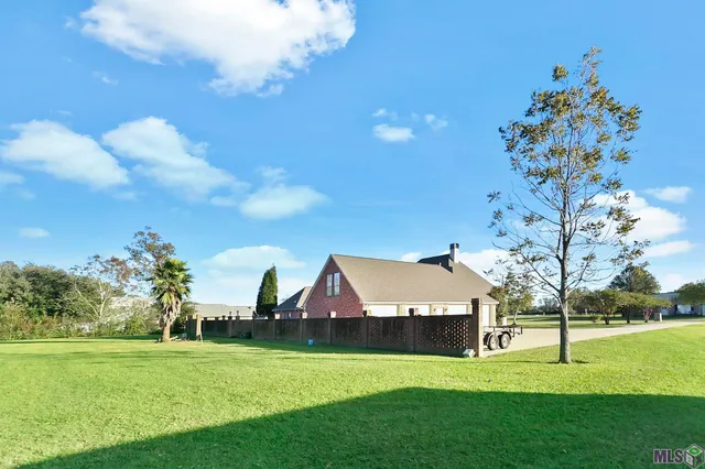 $575,000 | 40010 Farm Road, Gonzales, LA 70737