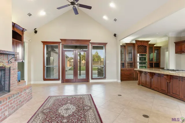 $575,000 | 40010 Farm Road, Gonzales, LA 70737