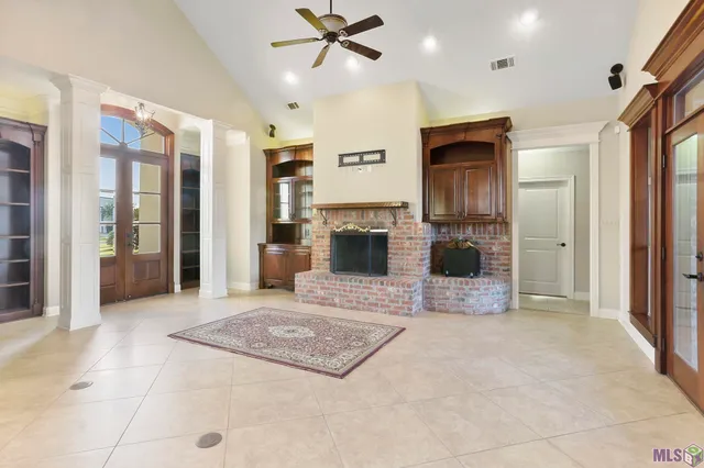 $575,000 | 40010 Farm Road, Gonzales, LA 70737