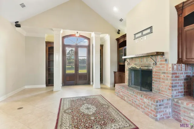 $575,000 | 40010 Farm Road, Gonzales, LA 70737