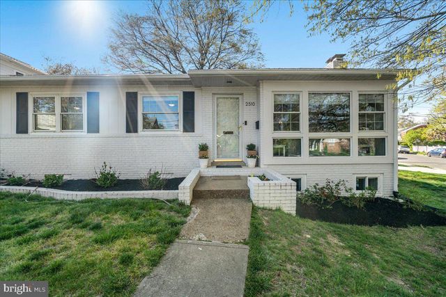 $890,810 | 2510 Crest Street, Alexandria, VA 22302