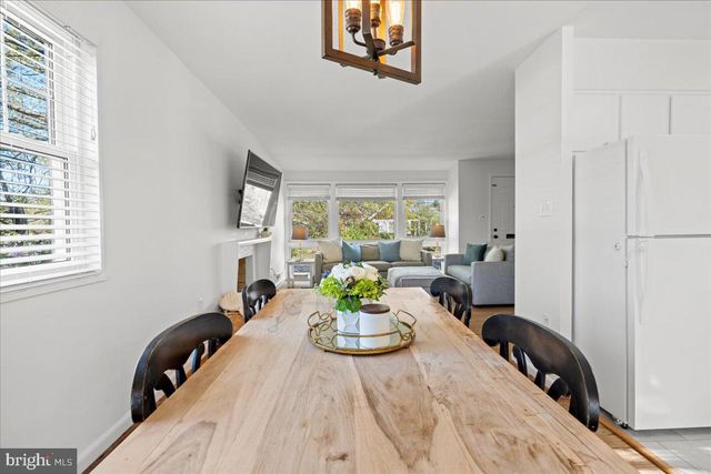 $890,810 | 2510 Crest Street, Alexandria, VA 22302