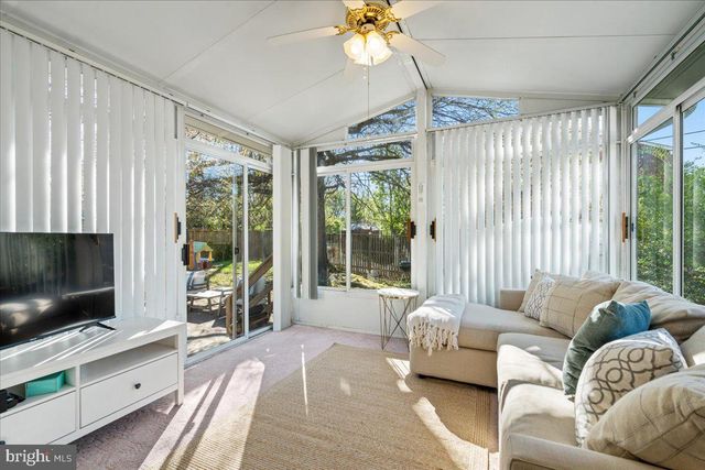 $890,810 | 2510 Crest Street, Alexandria, VA 22302