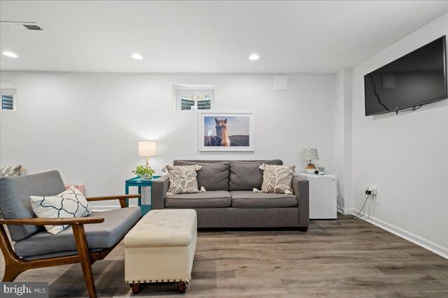 $890,810 | 2510 Crest Street, Alexandria, VA 22302