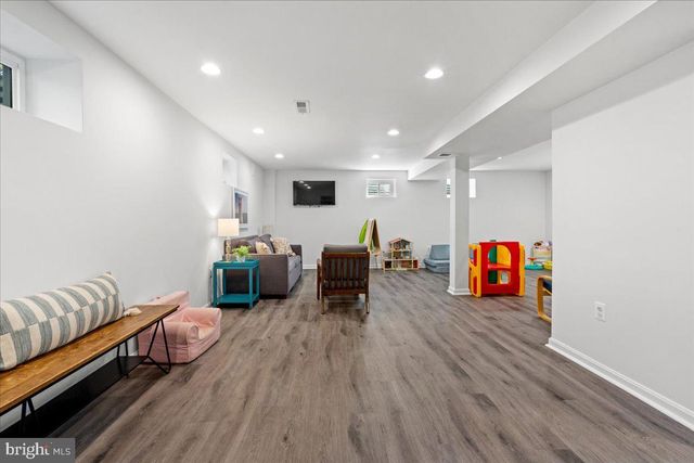 $890,810 | 2510 Crest Street, Alexandria, VA 22302