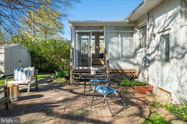 $890,810 | 2510 Crest Street, Alexandria, VA 22302