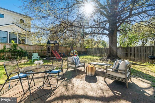 $890,810 | 2510 Crest Street, Alexandria, VA 22302