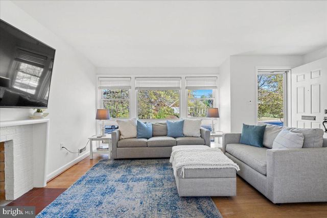 $890,810 | 2510 Crest Street, Alexandria, VA 22302