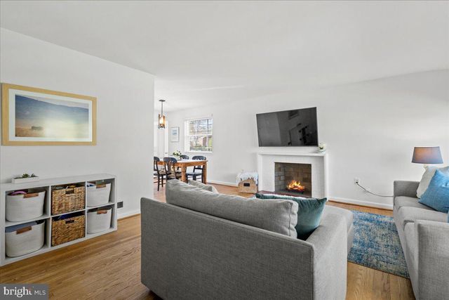 $890,810 | 2510 Crest Street, Alexandria, VA 22302