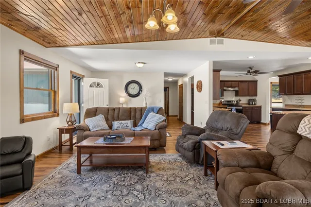 $760,000 | 26047 Indian Creek Lane, Barnett, MO 65011