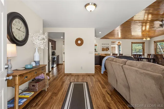 $760,000 | 26047 Indian Creek Lane, Barnett, MO 65011