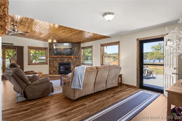 $760,000 | 26047 Indian Creek Lane, Barnett, MO 65011