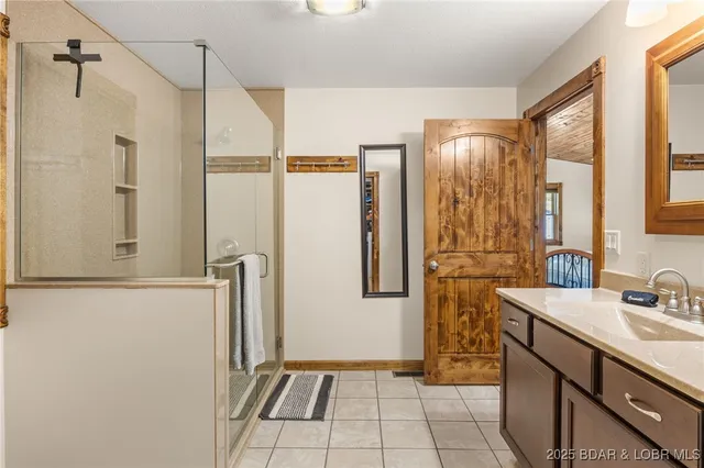 $760,000 | 26047 Indian Creek Lane, Barnett, MO 65011