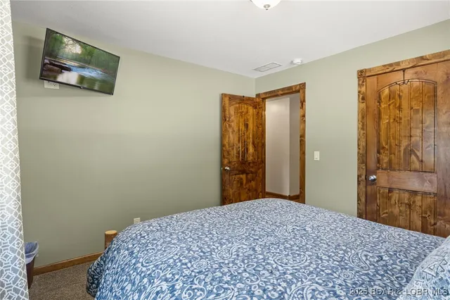 $760,000 | 26047 Indian Creek Lane, Barnett, MO 65011