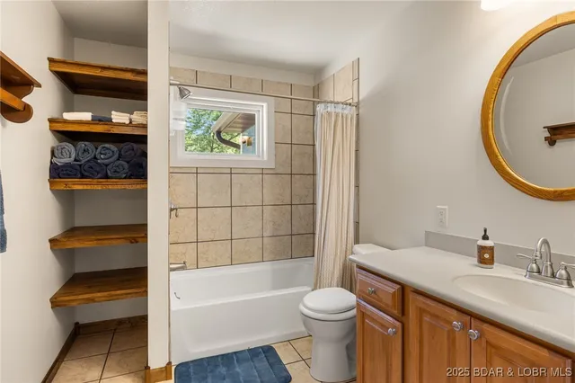 $760,000 | 26047 Indian Creek Lane, Barnett, MO 65011